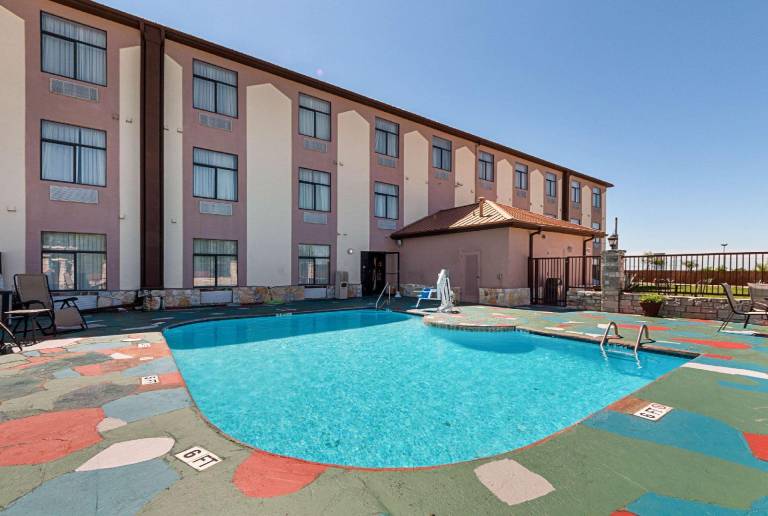 Quality Inn & Suites — photo 3