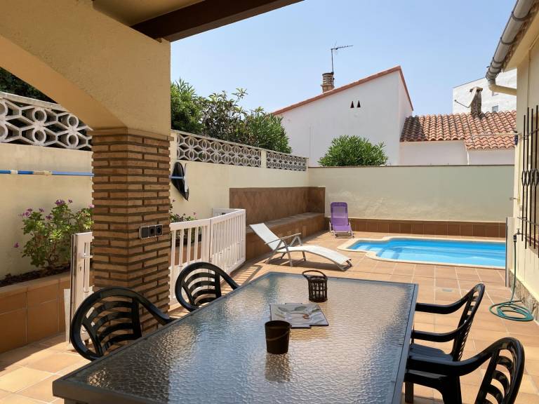 Villa with grill & private pool — photo 3