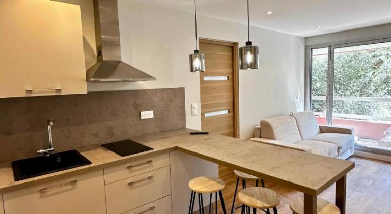 Apartment with patio & private pool | Close to Promenade des Anglais — photo 3