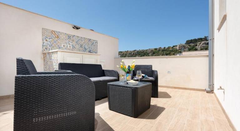 Rental apartment with 2 rooms for 6 persons — photo 3