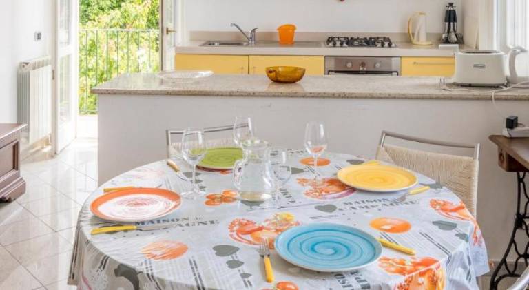 Fully equipped pleasant holiday apartment with patio | Beach nearby | Pets allowed in Levanto