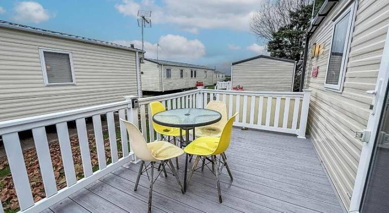 Great 8 Berth Caravan For Hire At Seawick Holiday Park In Essex Ref 27227Sw — photo 4