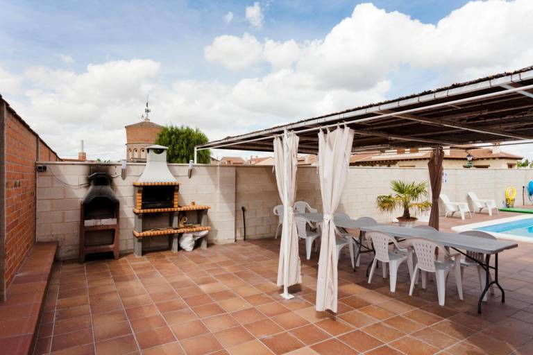 Children-friendly house with terrace, fast internet & grill | Garden view | Good for workation | Pets are welcome — photo 4