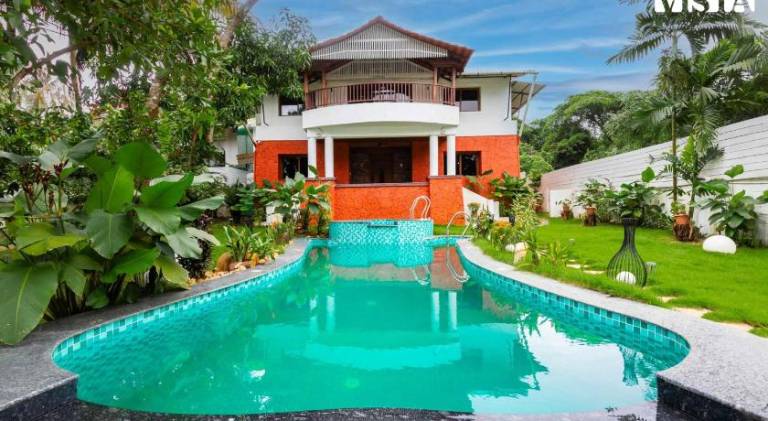 Villa with private pool, terrace & garden — photo 3