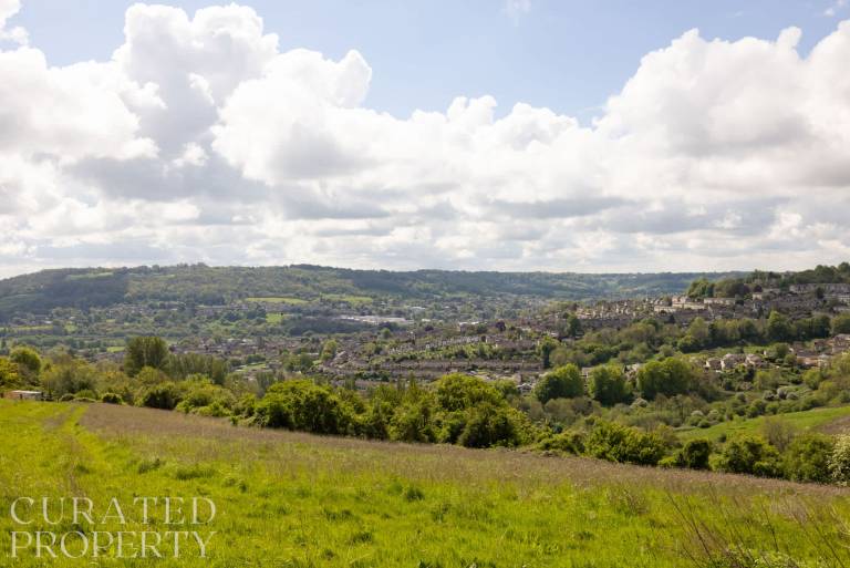 Stunning Home with Garden Panoramic Views — photo 5