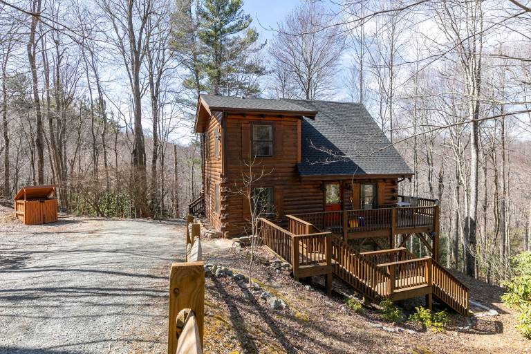 Mimi's Cottage - pet friendly cabin between Boone-Blowing Rock with hot tub, game tables — photo 2