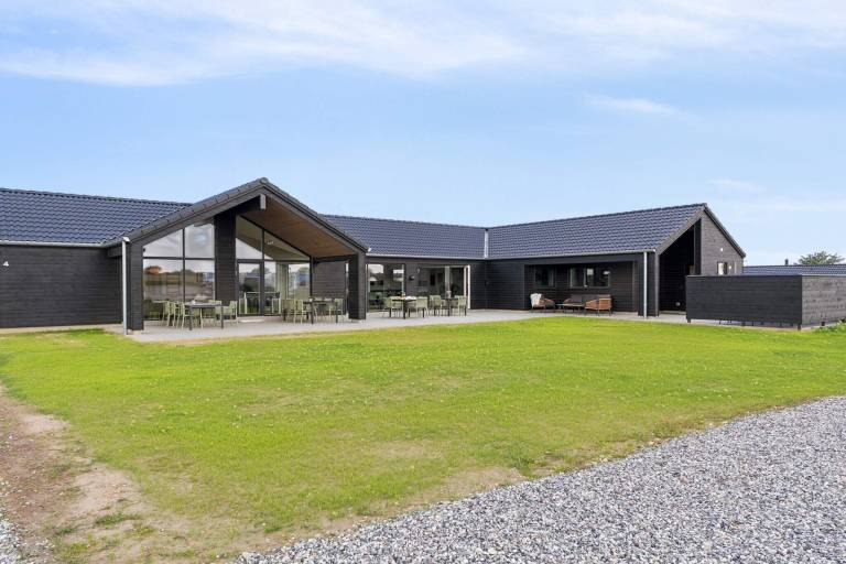 Fully equipped spacious vacation home with pool, sauna & terrace | Dogs allowed — photo 4