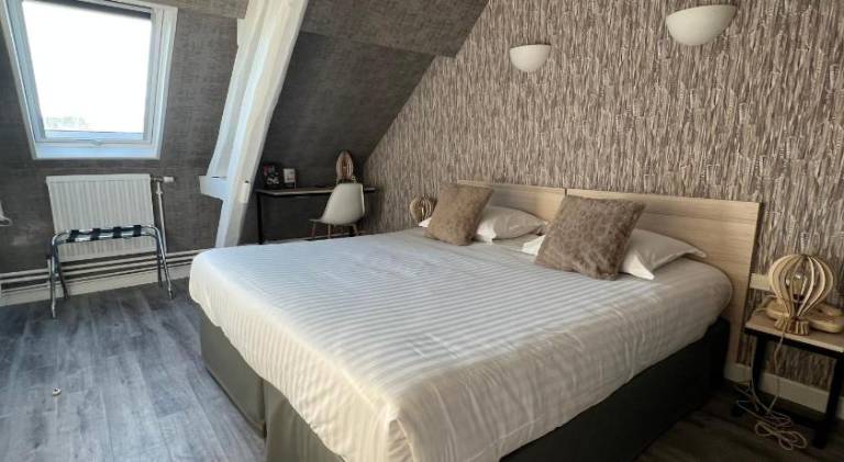 Contact Hotel Hotel De Troyes — photo 3