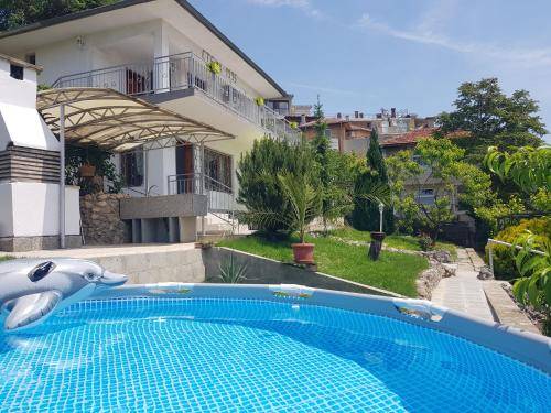 Villa g.k. Briz