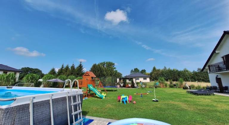 Apartment with pool — photo 3