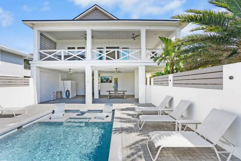 House  Crescent Beach