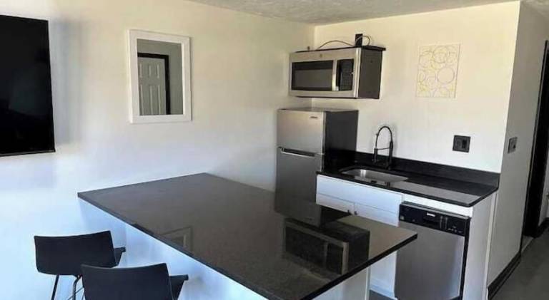 Harborside Suites — photo 3