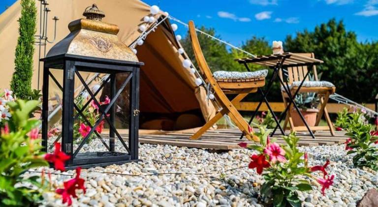 Tent with garden, barbeque & patio — photo 4