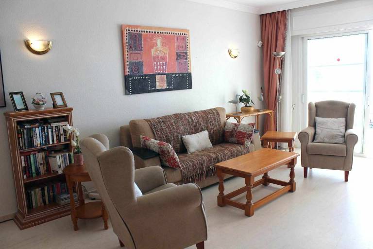 In the front-line location with sea views, direct — photo 2
