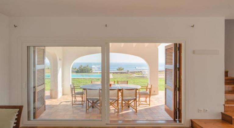 Vacation home with pool — photo 2