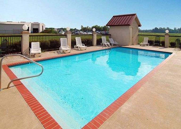 Quality Inn & Suites Pine Bluff — photo 3