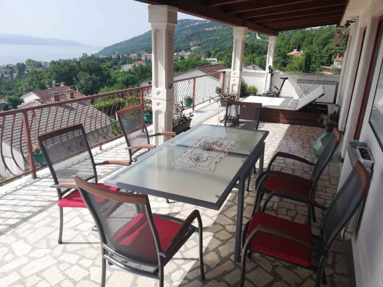 Holiday apartment with gorgeous sea view — photo 3