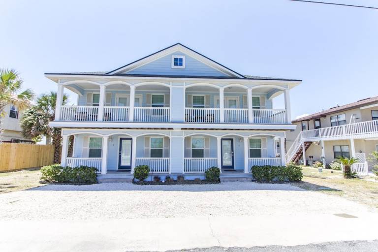 House  Crescent Beach