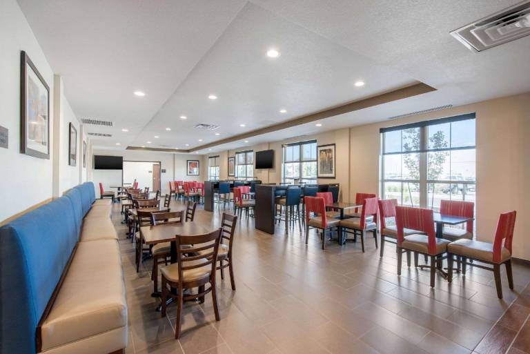 Comfort Suites Denver International Airport — photo 4