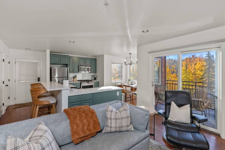 Children-friendly condo | Mountain view | Ski nearby | Dogs allowed — photo 5