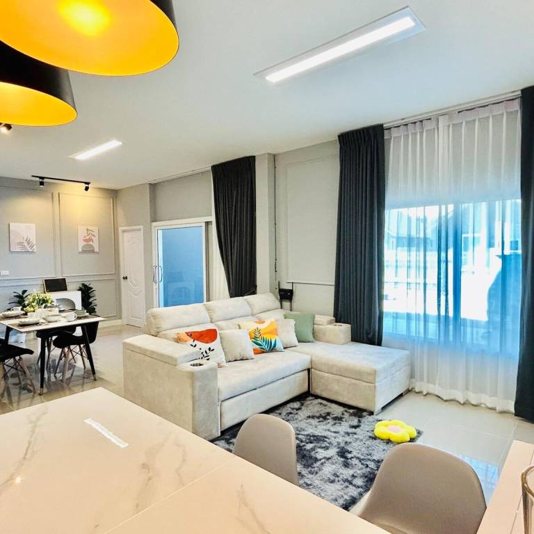 Vacation home with terrace & garden | Suitable for remote work | Pets allowed in Phetchaburi