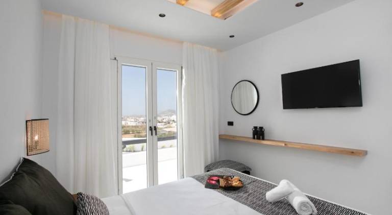 Wonderful vacation home with yard & patio | Pets are welcome in Naxos