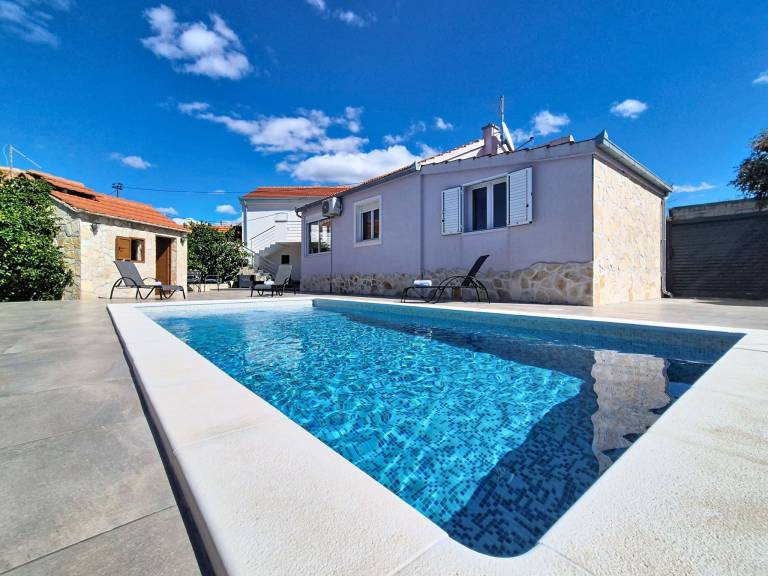 Ferienhaus in Vinišće für max. 4 Personen, Ferienhaus in Vinišće für max. 4 Personen,
