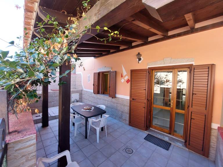 Holiday apartment with patio — photo 2