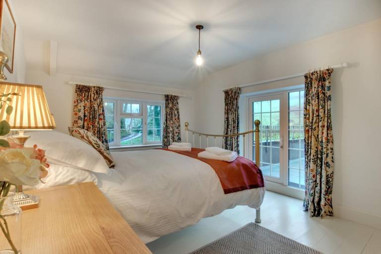 Cottage with BBQ & garden | Water view — photo 4