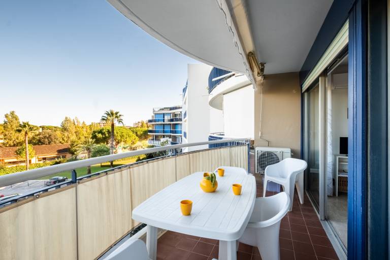 Rental apartment with pool, garden & fast internet | Garden view | Suitable for remote work — photo 3
