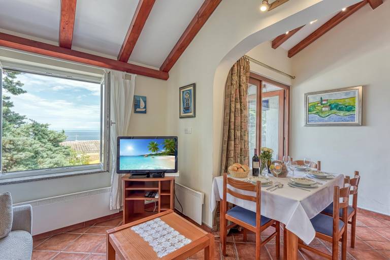 Valdarke Sea View Apartment — photo 4