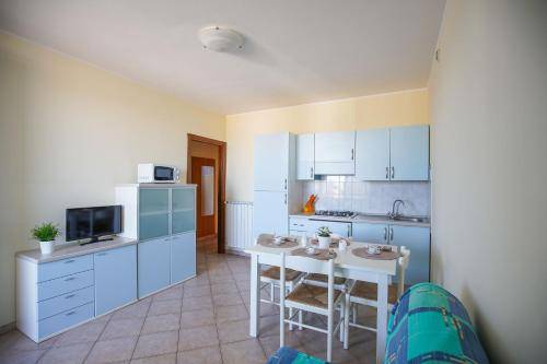 Apartment with garden, patio & grill | Beach nearby | Dogs allowed — photo 2