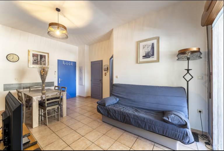 Family-friendly holiday apartment with pool | City view | Pet-friendly — photo 2