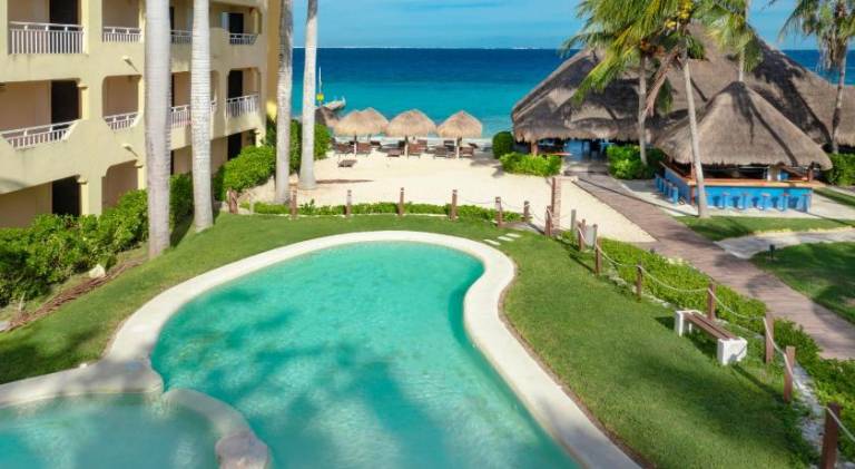 Family-friendly holiday apartment with garden, patio & pool | Close to the beach | Pets allowed — photo 2
