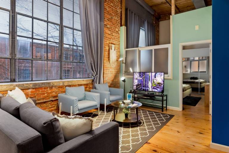 Apartment Warehouse District