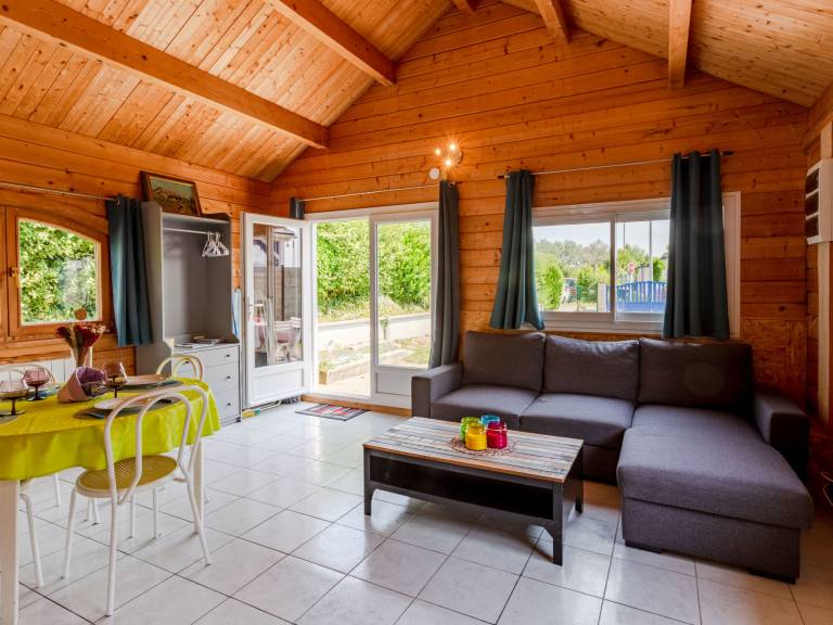 Vacation home with yard, patio & grill | Pets are welcome — photo 2