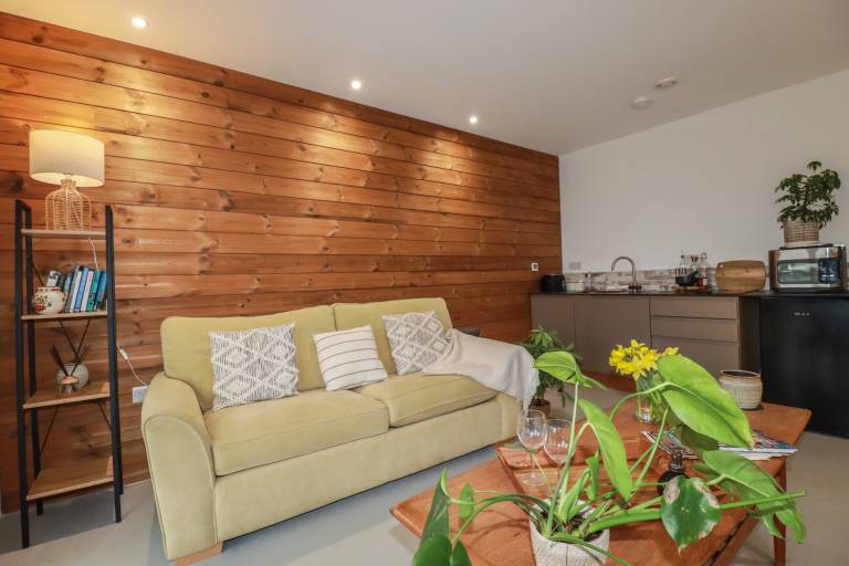 Cottage with yard | Beach view — photo 4