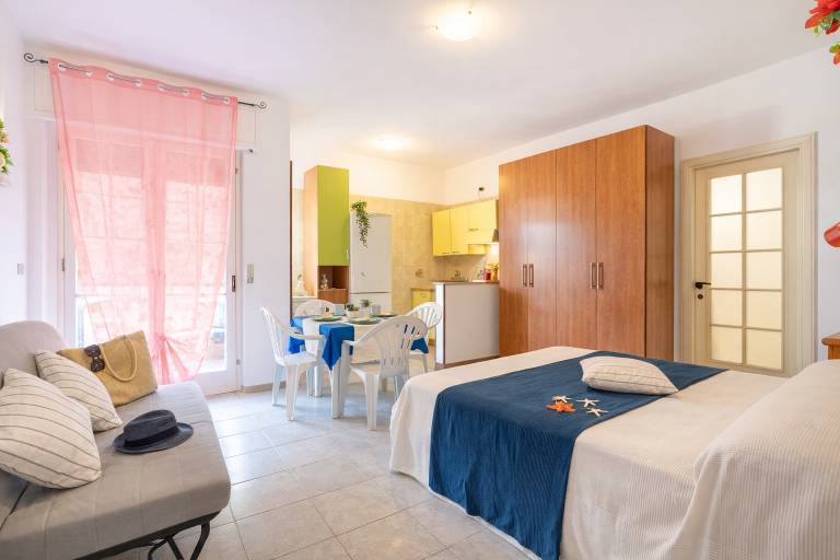 Family-oriented holiday apartment with garden | Next to the beach | Dogs allowed — photo 2