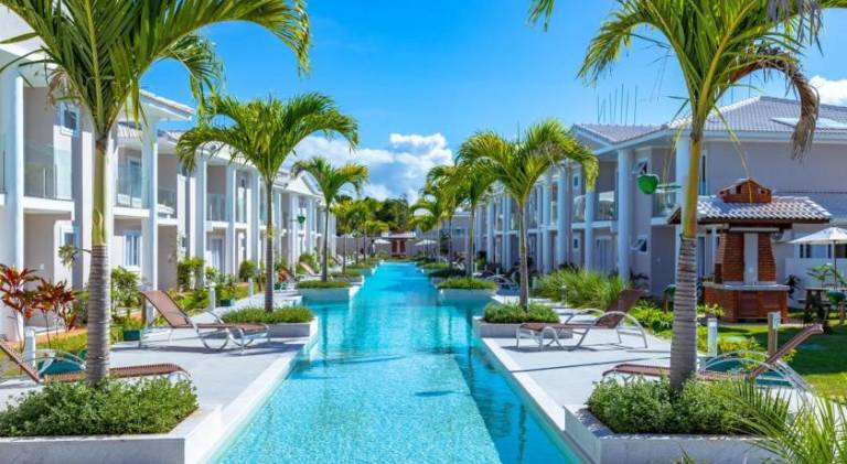 Big house with pool | Next to the beach | Dogs allowed in Porto Seguro