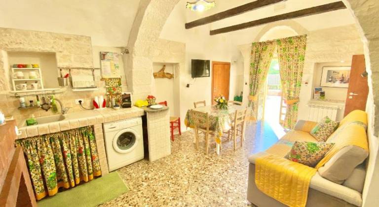 Rental apartment with private pool, garden & grill | Perfect for remote work | Pet-friendly — photo 3