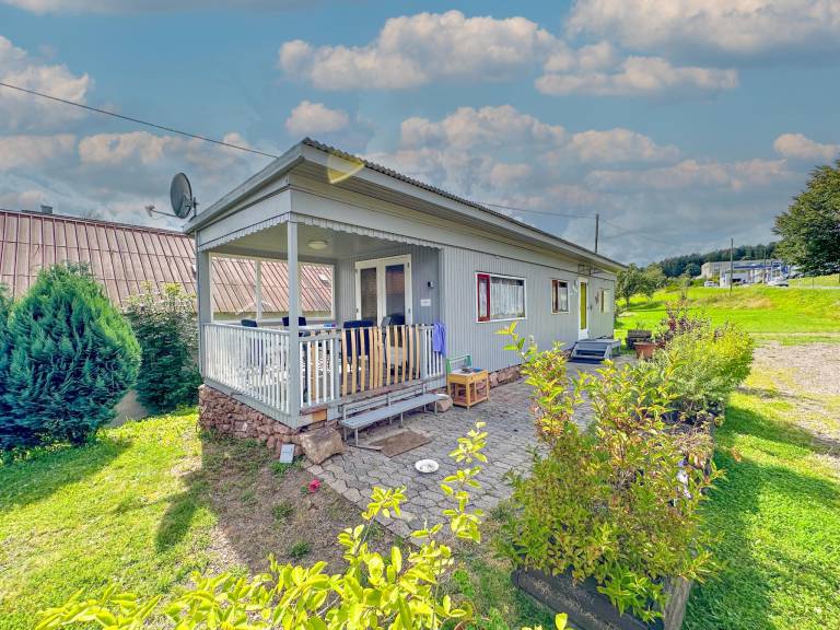 Chalet with sauna, patio & pool | Pets are welcome — photo 2