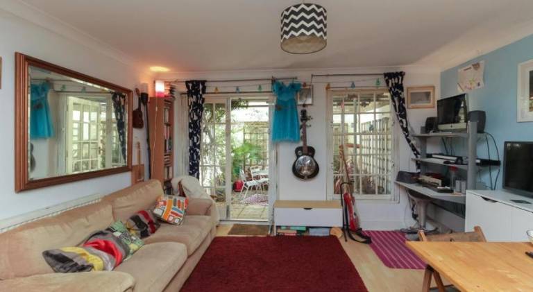 Garden flat, 2 mins walk from beach in Brighton