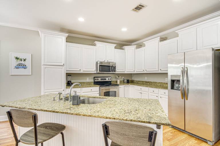 Bright Biloxi Condo: Walk to the Beach! — photo 2