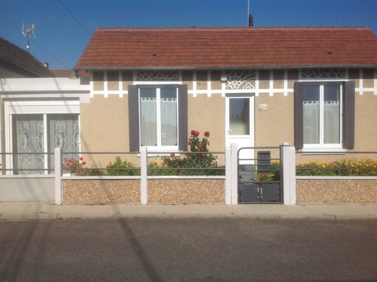 Pleasant gite with yard & barbeque | Dogs allowed — photo 5