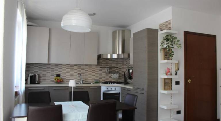 Lovely holiday apartment with hot tub & pool | Pet-friendly — photo 2