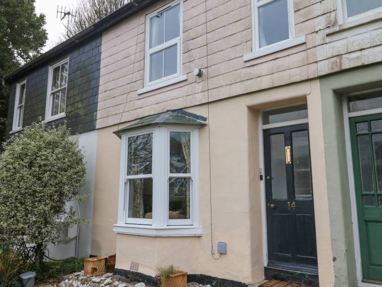 Family-friendly cottage with yard | Beach view | Pet-friendly — photo 2