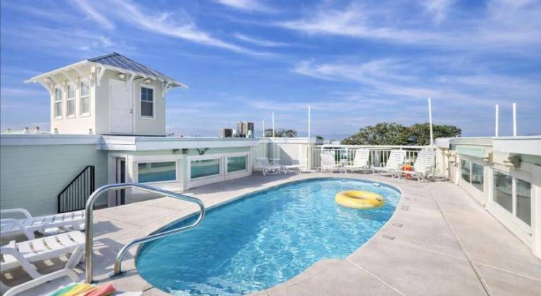 House with pool | Beach nearby | Pets are welcome in Tybee Island, GA