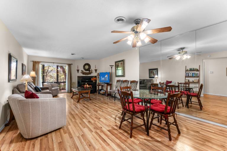 Condo with jacuzzi & pool | Golf view in Branson, MO