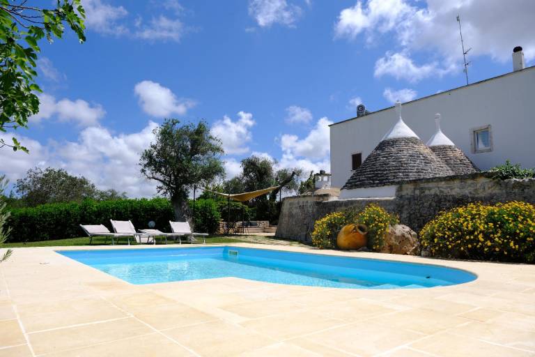 Trullo auf dem Lande in Ostuni mit privatem Pool