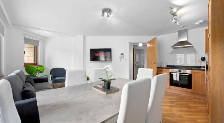 Apartment | Near Manchester Cathedral | Dogs allowed — photo 3